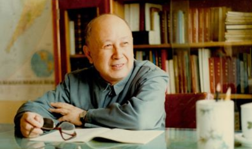 关于科学家的故事，科学家故事100篇（《给孩子读的中国榜样故事》）