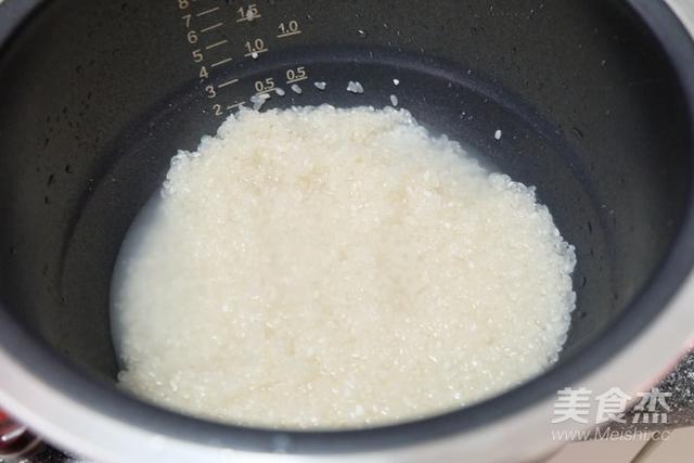 南瓜和鸡肉能一起吃吗能不能吃，南瓜和鸡肉能一起吃吗能不能吃虾（夏天出汗多要多吃这肉）