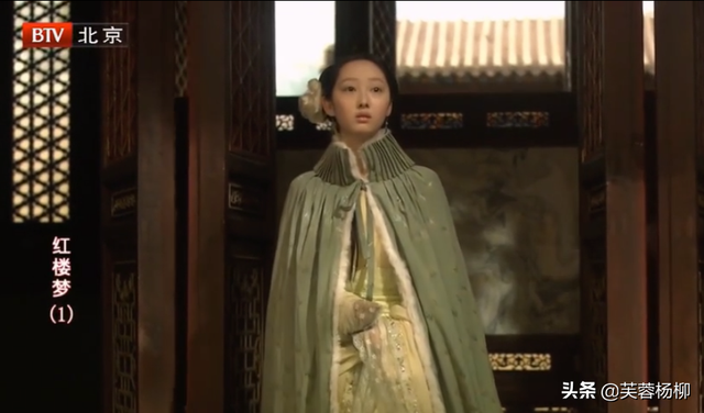 新红楼梦蒋梦婕，蒋梦婕在《新红楼梦》里的这段也太搞笑了吧！（没有对比就没有伤害）