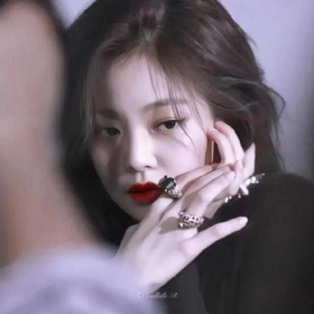 夸人好看的彩虹屁，夸人的彩虹屁有哪些（朋友圈夸人的彩虹屁~<女生>）