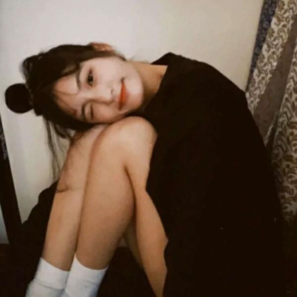 彩色头发妹妹可爱时尚，微信头像，彩色头发妹妹可爱时尚（看完图片我想染个彩虹头）