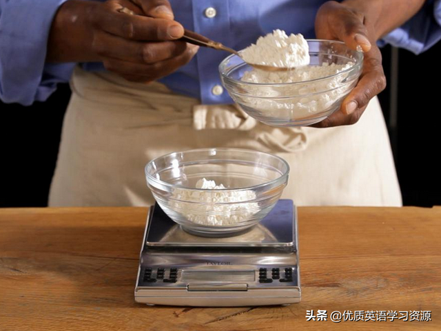 生日蛋糕英文祝福短信，蛋糕英文生日快乐（英语原版文章：The）