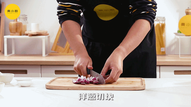 香辣鱿鱼丝怎么做，怎样做香辣鱿鱼丝（超越夜宵摊的香辣鱿鱼）