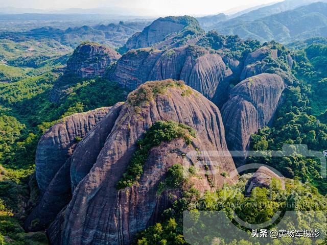 什么叫丹霞地貌，什么叫丹霞地貌（广东丹霞地貌由九个山峰组成）