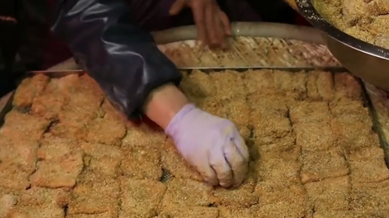 肉渣怎么做好吃，渣肉怎样做好吃（合肥大叔手工制作干渣肉30年）