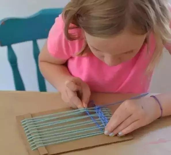 手链编织，手链编织教程 红绳 简单易学（毛线手链编织教程，一定要学会）