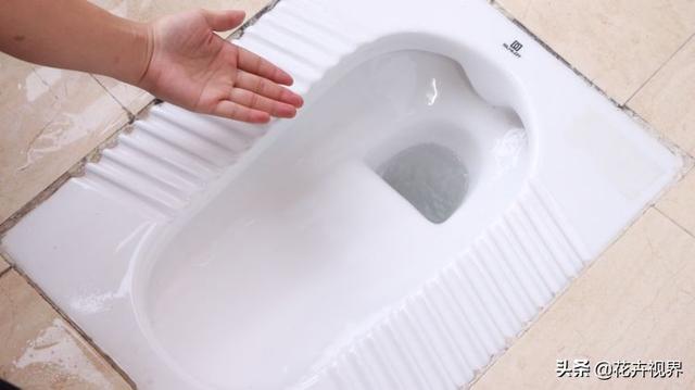 怎样去除便池里的黄污渍，去除便池里的黄锈（简单方法就洗得洁净如初）