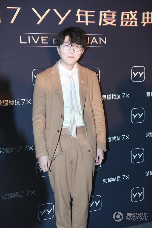 宋威龙个人资料，宋威龙个人资料家境以及学历（却被误会成矮个的8个男星）