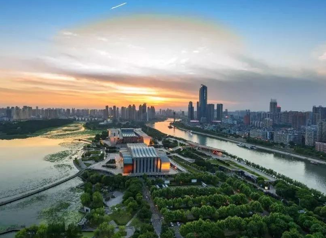 武汉是直辖市吗，武汉市是不是直辖市（武汉将“一飞冲天”）