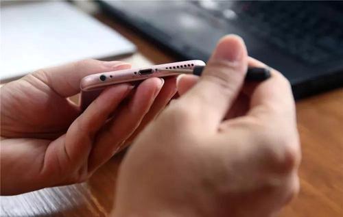 苹果充电器突然充不上电，苹果充电器突然充不上电怎么回事