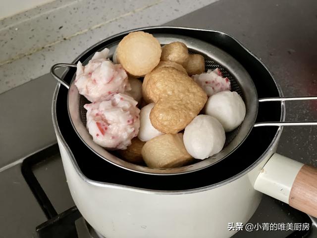 火锅丸子煮多久才熟，冰冻的火锅丸子煮多久（火锅丸子不止可以涮）