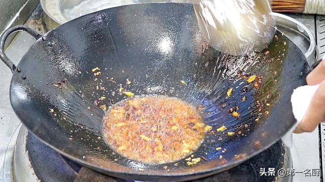 怎样做美味的红烧扁鱼，红烧扁鱼怎么做法大全窍门（做出来鲜嫩入味）