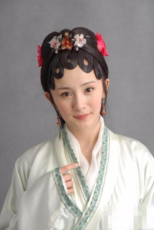 李沁、杨幂到宋轶，十年美梦十年风雨，盘点新红楼梦走出的小花们