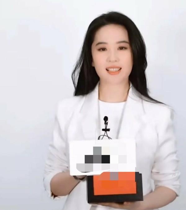 刘亦菲身高体重，刘亦菲体重（33岁刘亦菲身材又胖上热搜）