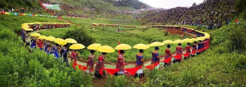 彝族风俗节庆，彝族的传统节日和风俗（薪火相传——彝族火把节）