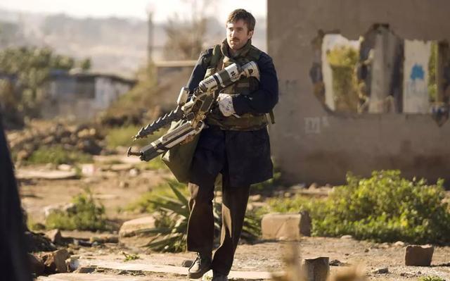 九岁酷皇后*，九岁酷皇后为什么不更了（《第九区》距今已十年了）