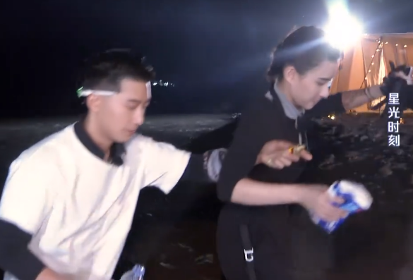 窦骁何超莲分手原因，何超莲窦骁分手是真的吗（其实人家的恩爱都藏在细节里）