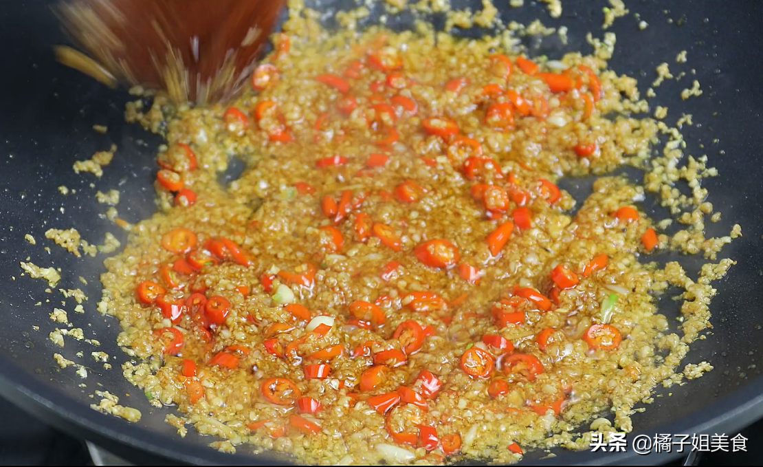 圖片[3]-【香辣金針菇蒸粉絲】做法步驟圖 香辣可口 過(guò)年家常菜的新寵-起舞食譜網(wǎng)