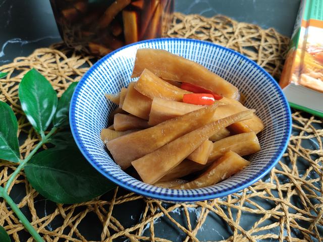 酸甜爽口脆萝卜的做法，自制酸甜爽口脆萝卜做法（酒店的招牌腌萝卜）