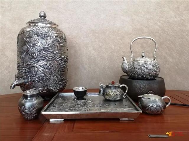 用纸怎样包花，用纸包花怎么包（云南省首届“非遗购物节”在楚雄开启）