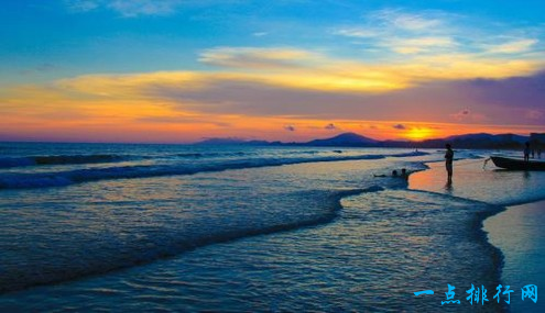 天涯海角景区介绍，实拍海南天涯海角景区（天涯海角是一个浪漫而美丽的风景区）