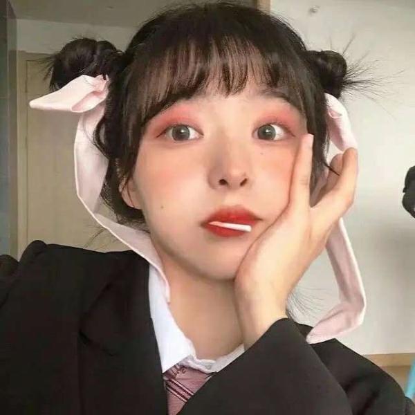 彩色头发妹妹可爱时尚，微信头像，彩色头发妹妹可爱时尚（看完图片我想染个彩虹头）