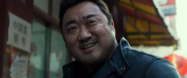 《犯罪都市》由马东锡,尹启相,赵在允,崔贵华,林亨俊主演,于2017年10