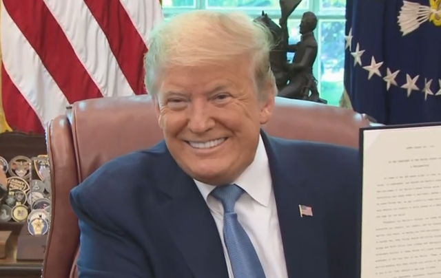 盘点世界18个最恐怖的旗帜，世界上最古老的旗帜（特朗普笑着对外公布太空部队军旗）