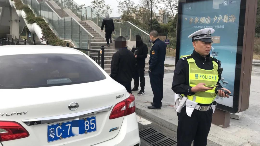 网约车合法吗(网约车合法为什么运管还罚款)