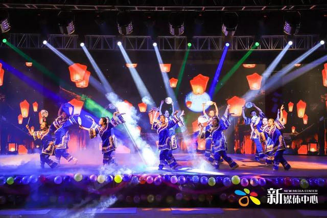 外婆的澎湖湾串词，外婆的澎湖湾串词主持人（2019元旦晚会）