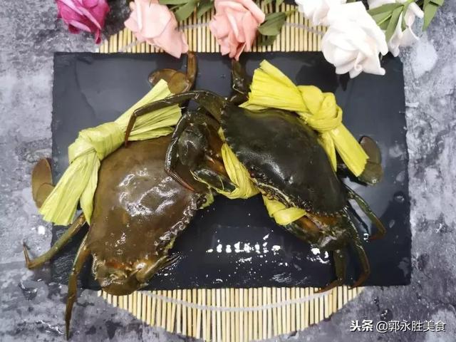 螃蟹的洗法，香辣蟹的做法（手把手教你吃螃蟹的正确清洗方法）