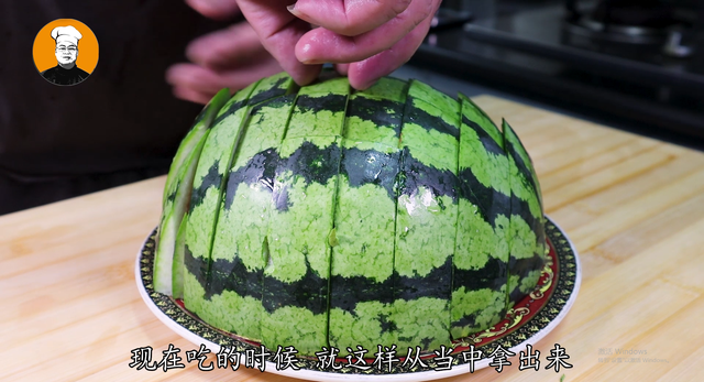 切西瓜怎么切好看，西瓜如何切更好吃又好看（切西瓜别用老一套了）