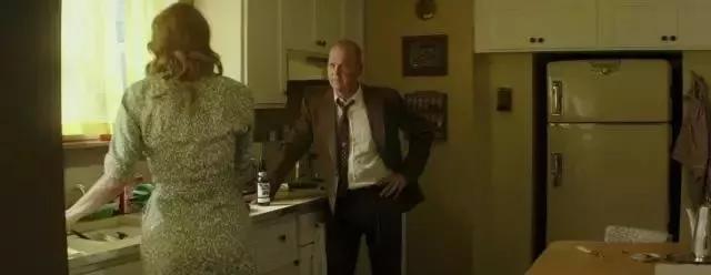 致橡树的爱情观是什么，一个女生发致橡树给你（《致橡树》教给我的爱情观）