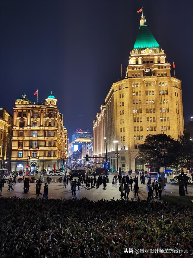 上海外滩夜景图片，外滩夜景美丽迷人让人流连忘返（上海市外滩夜景）