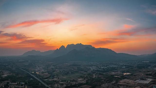 五岳中的中岳是什么山，五岳中的中岳是指哪座山（中国唯一的神岳）