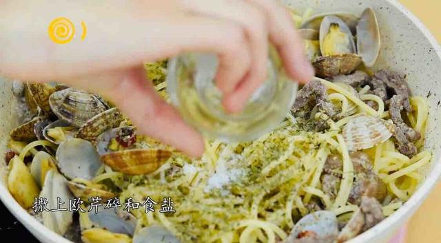 死花甲死的样子图片，怎么看出花甲是否死了（这样做花甲自动吐沙）