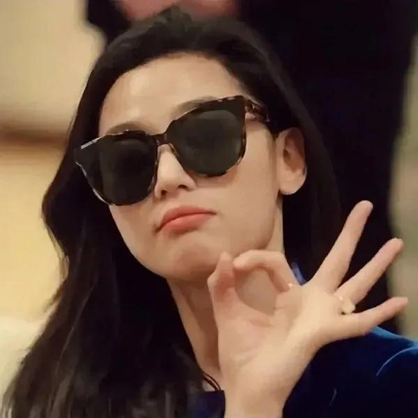 拽姐头像微信，拽姐头像（头像，一组超酷的墨镜拽姐头像）