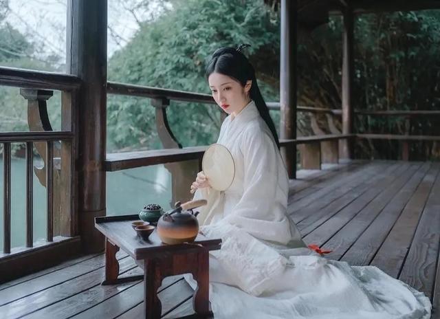 煮海歌中主要涉及何人，煮海歌中主要涉及什么人（叶嘉莹诗词漫谈‖柳永《煮海歌》《凤归云》）