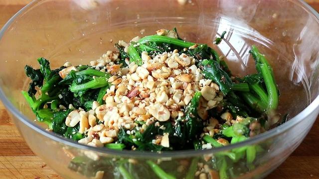 菠菜需要焯水吗，素炒菠菜不焯水可以吗（酒店的凉拌菠菜为什么那么好吃过瘾）