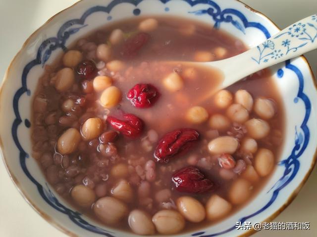 红枣大米粥的家常做法，大米红枣粥的做法和功效（早餐多喝这碗粥）