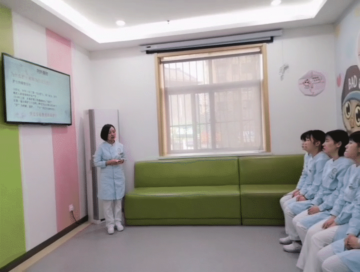 护士礼仪站姿有几种，护士礼仪站姿有几种图片（大兴护理的快和实之礼仪篇）