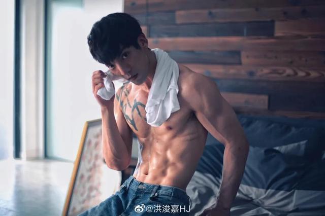破冰行动里的香港演员，破冰行动里的香港演员是谁（福建春晚·人物丨他是青年演员里“破冰而出”的黑马——洪浚嘉）
