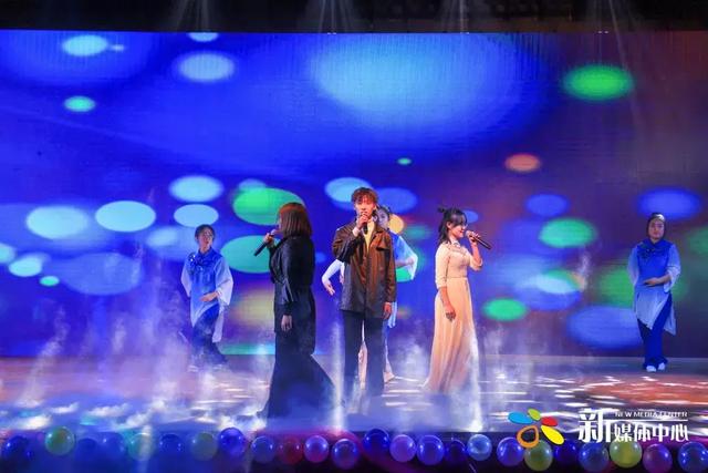 外婆的澎湖湾串词，外婆的澎湖湾串词主持人（2019元旦晚会）