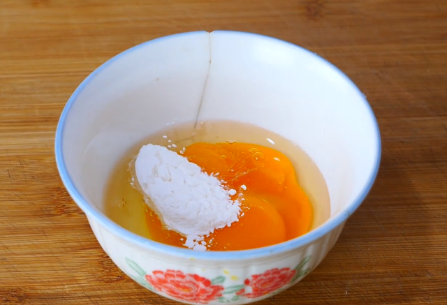 怎样做美味的菠菜红椒炒豆腐，怎样炒菠菜豆腐好吃（教你豆腐超好吃的做法）