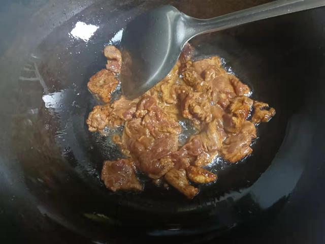 鹅肉怎样做才好吃，鹅肉怎样做好吃配什么样的菜好（把丈母娘家养了4年的大鹅拿回家）