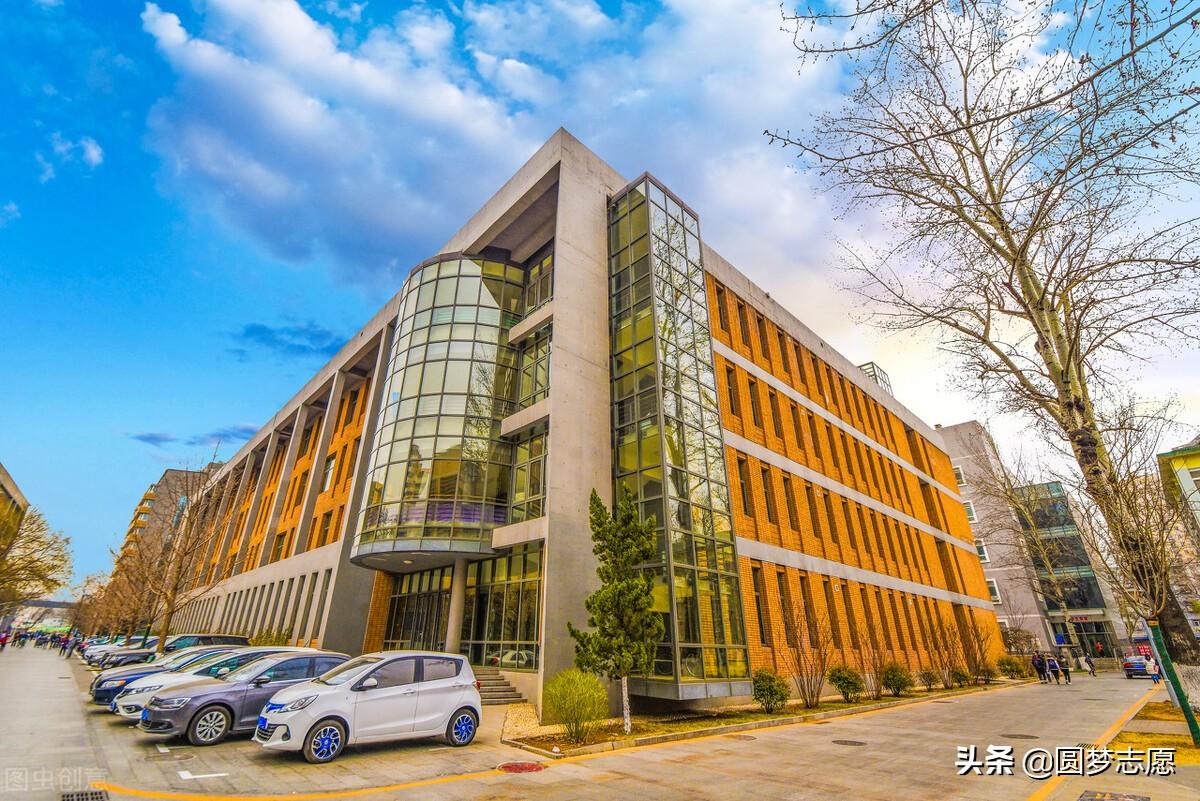 上外是哪个学校（顶尖外国语大学实力对比）