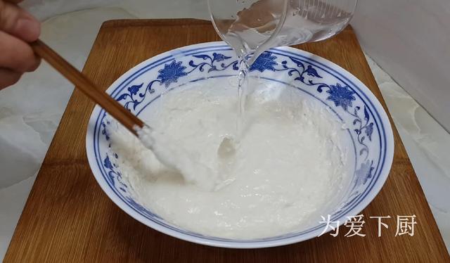 家常蛋饼的做法，家常鸡蛋饼的做法（家庭鸡蛋饼简单做法）