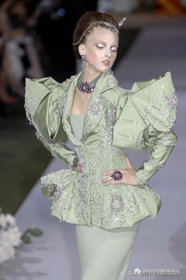 迪奥经典之作服装图，<迪奥>2007秋冬高定系列