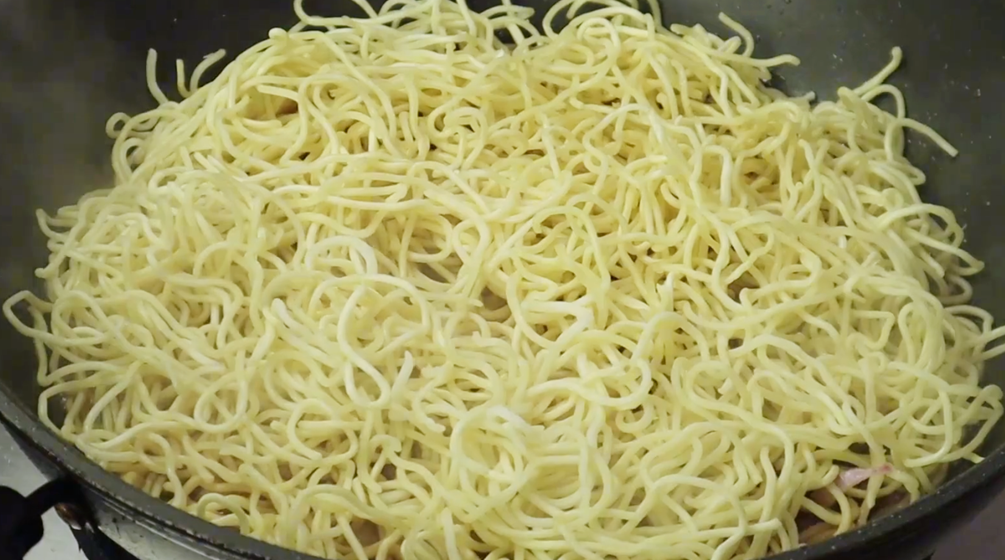 图片[5]-【洋葱焖面条】做法步骤图 出锅比吃红烧肉还解馋 真好吃-起舞食谱网