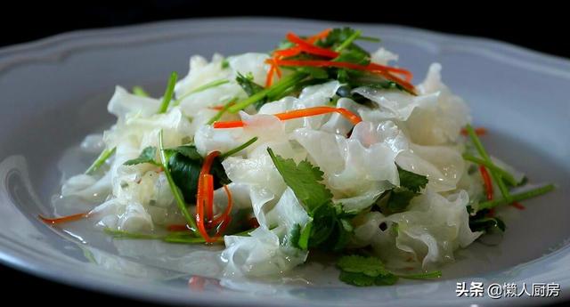 银耳凉拌用焯水吗,银耳焯水几分钟(教你用银耳做道凉拌菜)